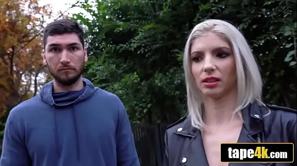 XXX Dumb Blonde Hungarian Cuckolds Her Jealous Boyfriend For Cash top Vidéos
