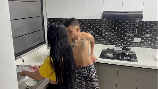 XXXAmateur couple of stepbrothers have sex in the kitchen while their stepfathers are awayトップビデオ
