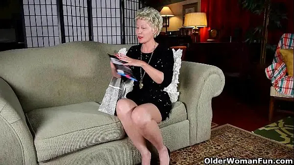 XXX Mature mom can't resist her pantyhose fetish Video teratas